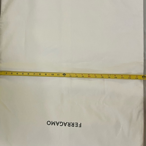 Ferragamo cream canvas garment bag with lining - Picture 3 of 4